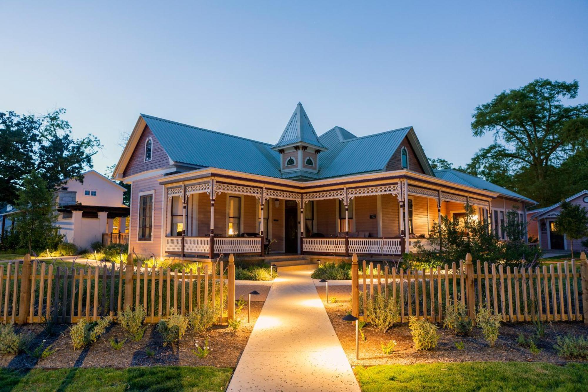 Bed and Breakfast The Menagerie Fredericksburg Esterno foto